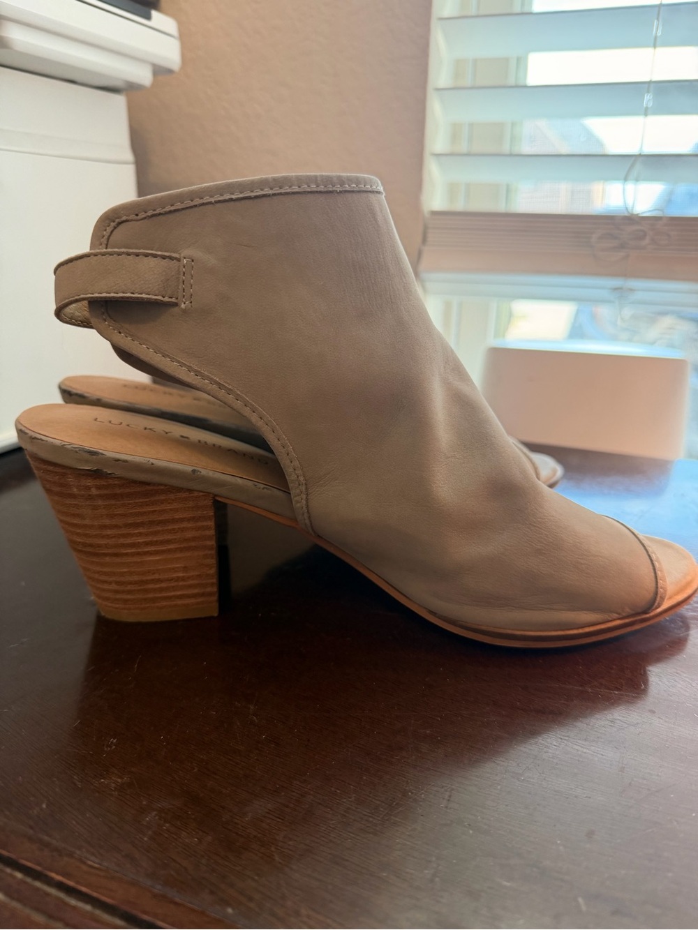 Lucky Brand size 11 Women’s Taupe Open-Toe Leather Slingback Heels